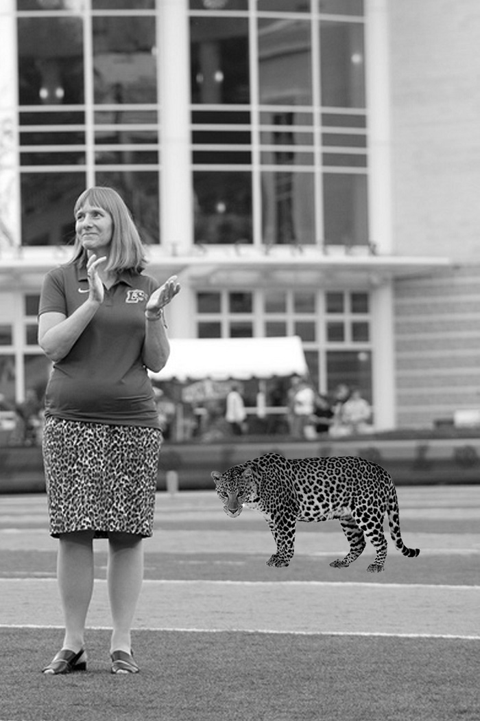 A photo taken with student’s phone shows the leopard moments before it pounced [Original photo courtesy of Lafayette Communications] 